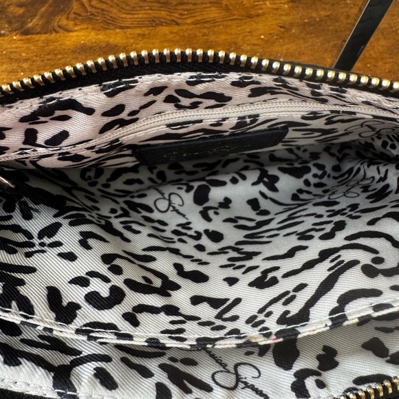 JESSICA SIMPSON Black Snake Skin Print Crossbody Bag with Chain Strap - Picture 4 of 11